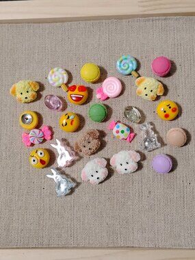 25 Pc Emoji's Candies Dogs Pastel Bunnies & Eggs Macaroons Bulletin Board Pins